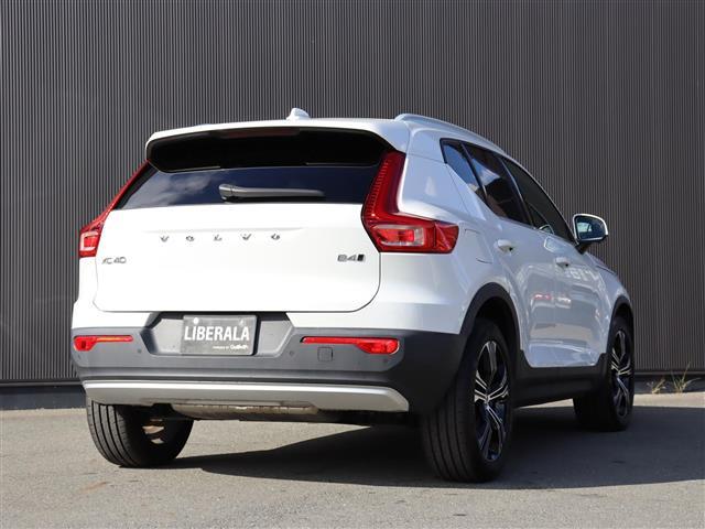 ＸＣ４０ Ｂ４　ＡＷＤ　インスクリプション　赤革　ｈａｍａｎ／ｋａｒｄｏｎ　３６０°カメラ　ＳＲ　ＡＣＣ　クリスタルシフトノブ　ワイヤレス充電　パワーシート／ヒーター　電動リアゲート　ＬＥＤ　純正ナビＴＶ　純正１９ＡＷ　ＥＴＣ　ＢＳＭ　ＬＫＡ（43枚目）