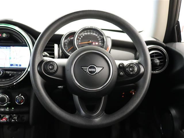 ＭＩＮＩ ヴィクトリア　純正ナビ　衝突軽減ブレーキ　前後ドライブレコーダー　ユニオンジャックリアランプ　ＬＫＡ　オートライト　アイドリングストップ　ＬＥＤヘッドライト　純正アルミホイール　ＵＳＢ　ＥＴＣ　スペアキー（9枚目）
