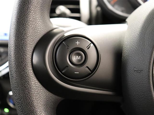 ＭＩＮＩ ヴィクトリア　純正ナビ　衝突軽減ブレーキ　前後ドライブレコーダー　ユニオンジャックリアランプ　ＬＫＡ　オートライト　アイドリングストップ　ＬＥＤヘッドライト　純正アルミホイール　ＵＳＢ　ＥＴＣ　スペアキー（12枚目）