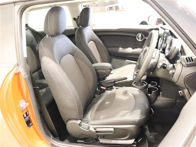 ＭＩＮＩ ヴィクトリア　純正ナビ　衝突軽減ブレーキ　前後ドライブレコーダー　ユニオンジャックリアランプ　ＬＫＡ　オートライト　アイドリングストップ　ＬＥＤヘッドライト　純正アルミホイール　ＵＳＢ　ＥＴＣ　スペアキー（21枚目）