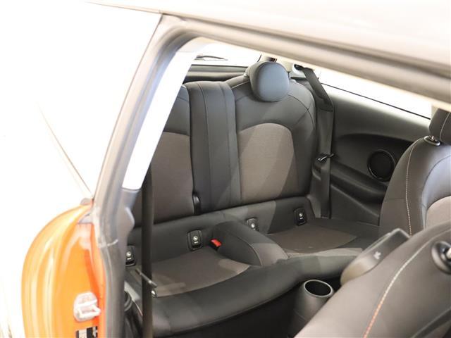 ＭＩＮＩ ヴィクトリア　純正ナビ　衝突軽減ブレーキ　前後ドライブレコーダー　ユニオンジャックリアランプ　ＬＫＡ　オートライト　アイドリングストップ　ＬＥＤヘッドライト　純正アルミホイール　ＵＳＢ　ＥＴＣ　スペアキー（31枚目）