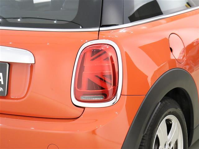 ＭＩＮＩ ヴィクトリア　純正ナビ　衝突軽減ブレーキ　前後ドライブレコーダー　ユニオンジャックリアランプ　ＬＫＡ　オートライト　アイドリングストップ　ＬＥＤヘッドライト　純正アルミホイール　ＵＳＢ　ＥＴＣ　スペアキー（32枚目）