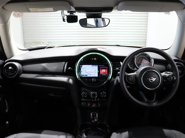 ＭＩＮＩ ヴィクトリア　純正ナビ　衝突軽減ブレーキ　前後ドライブレコーダー　ユニオンジャックリアランプ　ＬＫＡ　オートライト　アイドリングストップ　ＬＥＤヘッドライト　純正アルミホイール　ＵＳＢ　ＥＴＣ　スペアキー（42枚目）