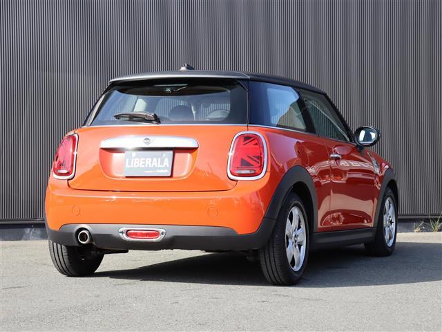 ＭＩＮＩ ヴィクトリア　純正ナビ　衝突軽減ブレーキ　前後ドライブレコーダー　ユニオンジャックリアランプ　ＬＫＡ　オートライト　アイドリングストップ　ＬＥＤヘッドライト　純正アルミホイール　ＵＳＢ　ＥＴＣ　スペアキー（43枚目）