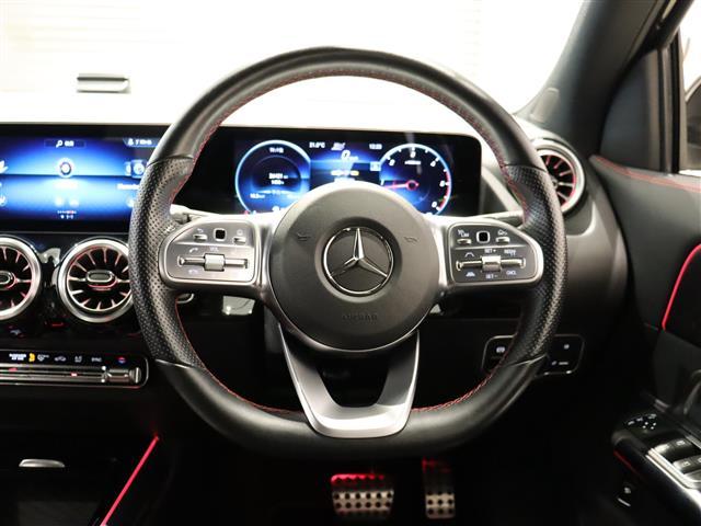 ＧＬＡクラス ＧＬＡ２００ｄ　４マチック　ＡＭＧライン　パノラミックスライディングルーフ　ナビゲーションＰＫＧ　ＡＭＧライン　３６０°カメラシステム　パークトロニック　ＥＡＳＹ－ＰＡＣＫ自動開閉テールゲート　前席シートヒーター　キーレスゴー　地デジ　ＢＴ（10枚目）