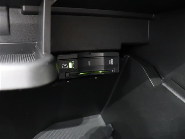 ＧＬＡクラス ＧＬＡ２００ｄ　４マチック　ＡＭＧライン　パノラミックスライディングルーフ　ナビゲーションＰＫＧ　ＡＭＧライン　３６０°カメラシステム　パークトロニック　ＥＡＳＹ－ＰＡＣＫ自動開閉テールゲート　前席シートヒーター　キーレスゴー　地デジ　ＢＴ（17枚目）