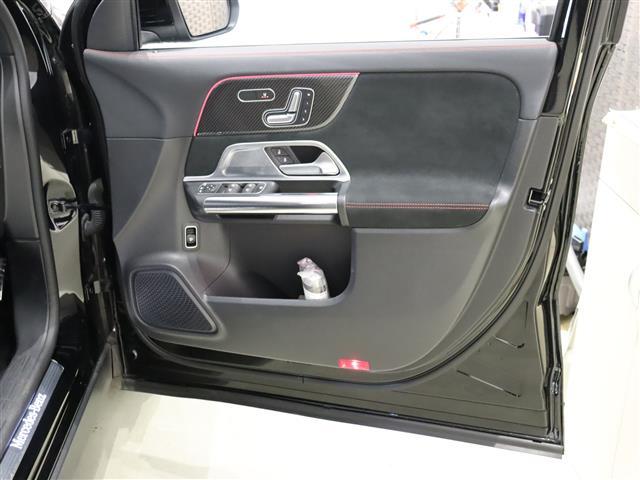 ＧＬＡクラス ＧＬＡ２００ｄ　４マチック　ＡＭＧライン　パノラミックスライディングルーフ　ナビゲーションＰＫＧ　ＡＭＧライン　３６０°カメラシステム　パークトロニック　ＥＡＳＹ－ＰＡＣＫ自動開閉テールゲート　前席シートヒーター　キーレスゴー　地デジ　ＢＴ（19枚目）