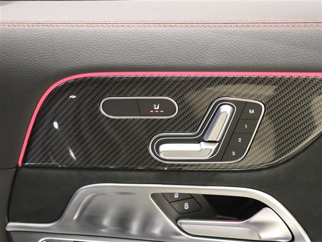 ＧＬＡクラス ＧＬＡ２００ｄ　４マチック　ＡＭＧライン　パノラミックスライディングルーフ　ナビゲーションＰＫＧ　ＡＭＧライン　３６０°カメラシステム　パークトロニック　ＥＡＳＹ－ＰＡＣＫ自動開閉テールゲート　前席シートヒーター　キーレスゴー　地デジ　ＢＴ（20枚目）