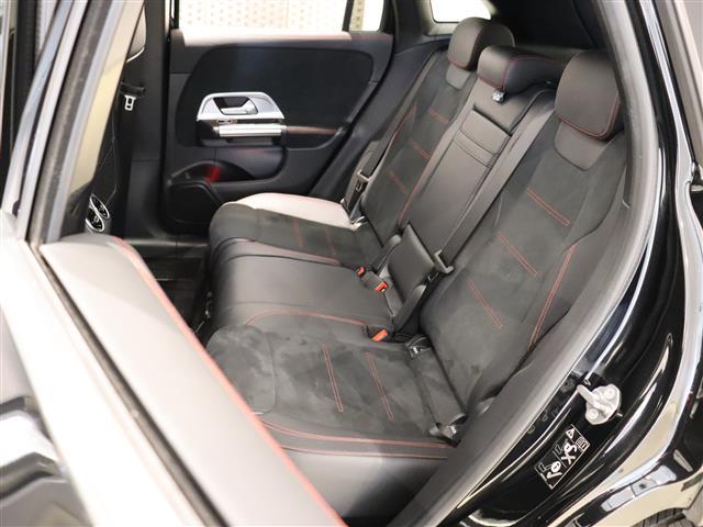 ＧＬＡクラス ＧＬＡ２００ｄ　４マチック　ＡＭＧライン　パノラミックスライディングルーフ　ナビゲーションＰＫＧ　ＡＭＧライン　３６０°カメラシステム　パークトロニック　ＥＡＳＹ－ＰＡＣＫ自動開閉テールゲート　前席シートヒーター　キーレスゴー　地デジ　ＢＴ（31枚目）