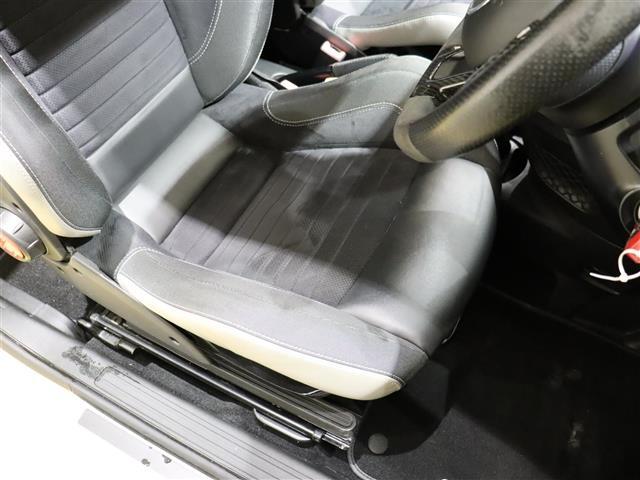 アバルト595 コンペティツィオーネ 純正ディスプレイオーディオ Bluetooth AM/FM AUX ハーフレザーシート ETC 純正17インチAW brembo赤キャリパー 後方コーナーセンサー HIDヘッドライト スペアキー(17枚目)