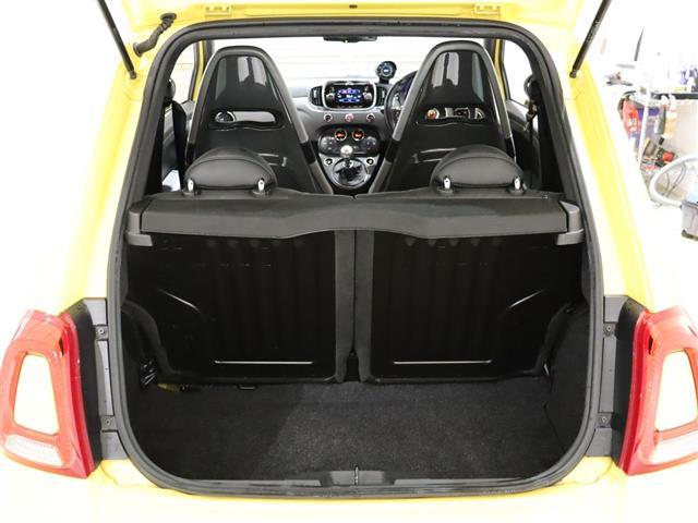 アバルト595 コンペティツィオーネ 純正ディスプレイオーディオ Bluetooth AM/FM AUX ハーフレザーシート ETC 純正17インチAW brembo赤キャリパー 後方コーナーセンサー HIDヘッドライト スペアキー(25枚目)