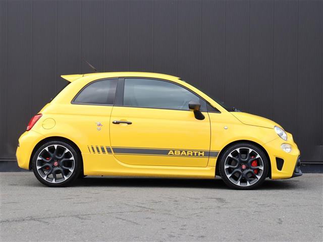 アバルト595 コンペティツィオーネ 純正ディスプレイオーディオ Bluetooth AM/FM AUX ハーフレザーシート ETC 純正17インチAW brembo赤キャリパー 後方コーナーセンサー HIDヘッドライト スペアキー(34枚目)