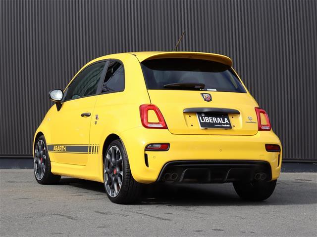 アバルト595 コンペティツィオーネ 純正ディスプレイオーディオ Bluetooth AM/FM AUX ハーフレザーシート ETC 純正17インチAW brembo赤キャリパー 後方コーナーセンサー HIDヘッドライト スペアキー(37枚目)