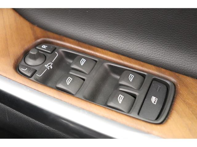 D4 クラシック サンルーフ 黒革シート 純ナビTV Bカメラ ACC 衝突軽減LKA BLIS キセノンライト パワーシート/ヒーター スマートキー プッシュスタート アイドリングストップ ETC(38枚目)