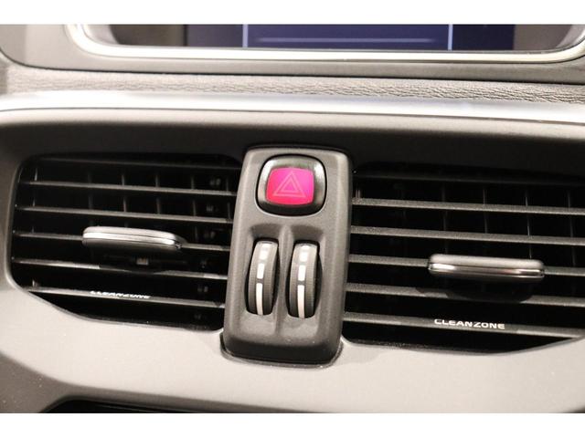 D4 ダイナミックエディション ACC 衝突軽減B LKA BLIS 専用18incAW チャコールテキスタイルシート トールハンマーLED 純正ナビTV バックカメラ パワーシート/ヒーター スマートキー プッシュスタート(26枚目)