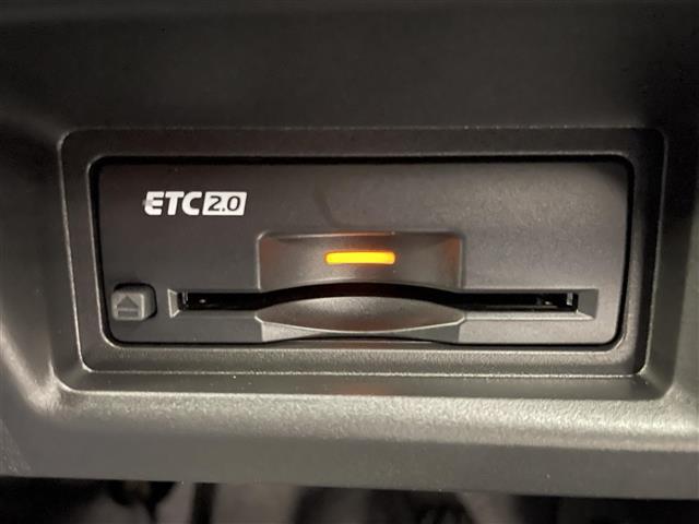 セレナ ｅ－パワー　ハイウェイスターＶ　ＶＤＣ　ウォークスルー　自動（被害軽減）ブレーキ　両側スライドドア　ＵＳＢポート　ダブルエアコン　ＬＤＰ　３列シート　追従クルーズ　ｂｌｕｅｔｏｏｔｈ　ＬＥＤランプ　オートマチックハイビーム　ナビＴＶ（4枚目）