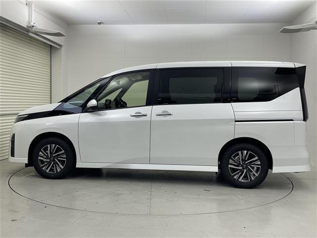 セレナ ｅ－パワー　ハイウェイスターＶ　ＶＤＣ　ウォークスルー　自動（被害軽減）ブレーキ　両側スライドドア　ＵＳＢポート　ダブルエアコン　ＬＤＰ　３列シート　追従クルーズ　ｂｌｕｅｔｏｏｔｈ　ＬＥＤランプ　オートマチックハイビーム　ナビＴＶ（35枚目）