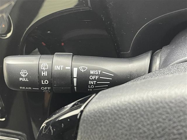 アクア クロスオーバー　グラム　Ａライト　ブルートゥースオーディオ　クリアナンスソナー　車線逸脱　シ－トヒ－タ－　セキュリティアラーム　ＥＴＣ２．０　ＡＨＢ　ＤＶＤ再生　ＬＥＤヘッドランプ　メモリーナビ　ドラレコ　ナビ＆ＴＶ　ＡＢＳ（13枚目）