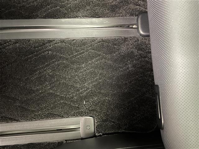 ヴェルファイア 2.5Z Gエディション シ-トヒ-タ- レーンキープ 後カメラ シートクーラー USB 本革 BT対応 パワーシート スマキー ETC装備 助手席エアバック 運転席エアバッグ ドラレコ付き オットマン カーテンエアバック(29枚目)