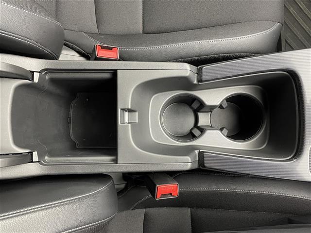 シビック LX ワンオーナー車 リアカメラ 地デジ オートエアコン サイドエアバッグ 盗難防止装置 2.0ETC LEDヘッドライト シートヒーター ターボ オートライト 横滑り防止装置 USB接続 ABS スマキー(17枚目)