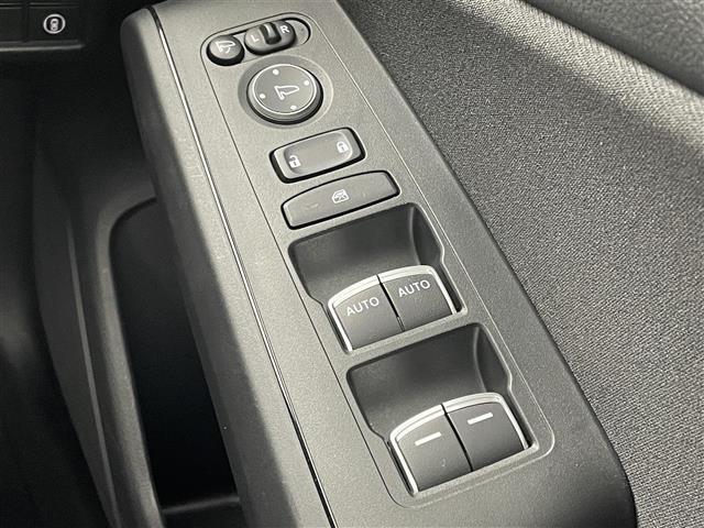 シビック LX ワンオーナー車 リアカメラ 地デジ オートエアコン サイドエアバッグ 盗難防止装置 2.0ETC LEDヘッドライト シートヒーター ターボ オートライト 横滑り防止装置 USB接続 ABS スマキー(18枚目)