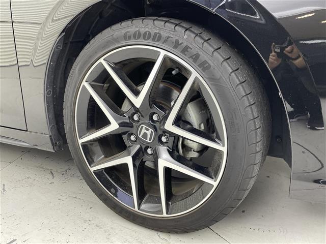 シビック LX ワンオーナー車 リアカメラ 地デジ オートエアコン サイドエアバッグ 盗難防止装置 2.0ETC LEDヘッドライト シートヒーター ターボ オートライト 横滑り防止装置 USB接続 ABS スマキー(32枚目)