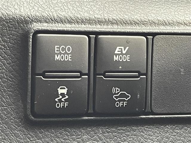 シエンタ ハイブリッドG クエロ ★純正7インチメモリナビ(NSCO-W66)・バックカメラ・Bluetooth/FM/AM/CD/AUX/SD・ワンセグテレビ★ETC★両側パワースライド 車線逸脱防止 ブルートゥース 盗難防止(11枚目)