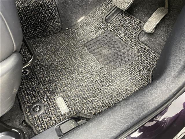 シエンタ ハイブリッドG クエロ ★純正7インチメモリナビ(NSCO-W66)・バックカメラ・Bluetooth/FM/AM/CD/AUX/SD・ワンセグテレビ★ETC★両側パワースライド 車線逸脱防止 ブルートゥース 盗難防止(18枚目)