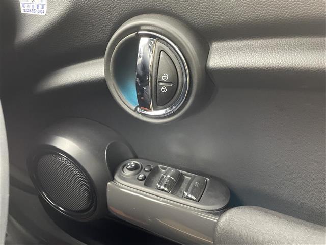 ＭＩＮＩ クーパー　コンバーチブル　ＬＥＤライト　Ｂカメラ　Ｂｌｕｅｔｏｏｔｈ　ＨＤＤナビ　インテリジェントＳ　ターボ　前席シートヒーター　横滑り防止　ＡＡＣ　オートライト　スマートキー　パーキングアシスト　キーレスエントリー　ＵＳＢ（14枚目）