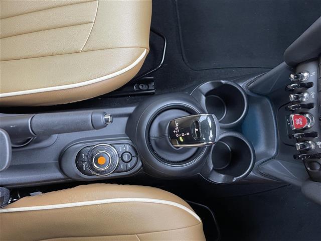 ＭＩＮＩ クーパー　コンバーチブル　ＬＥＤライト　Ｂカメラ　Ｂｌｕｅｔｏｏｔｈ　ＨＤＤナビ　インテリジェントＳ　ターボ　前席シートヒーター　横滑り防止　ＡＡＣ　オートライト　スマートキー　パーキングアシスト　キーレスエントリー　ＵＳＢ（17枚目）