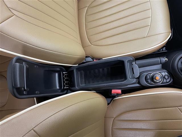 ＭＩＮＩ クーパー　コンバーチブル　ＬＥＤライト　Ｂカメラ　Ｂｌｕｅｔｏｏｔｈ　ＨＤＤナビ　インテリジェントＳ　ターボ　前席シートヒーター　横滑り防止　ＡＡＣ　オートライト　スマートキー　パーキングアシスト　キーレスエントリー　ＵＳＢ（18枚目）