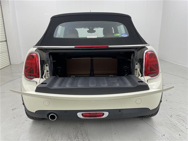 ＭＩＮＩ クーパー　コンバーチブル　ＬＥＤライト　Ｂカメラ　Ｂｌｕｅｔｏｏｔｈ　ＨＤＤナビ　インテリジェントＳ　ターボ　前席シートヒーター　横滑り防止　ＡＡＣ　オートライト　スマートキー　パーキングアシスト　キーレスエントリー　ＵＳＢ（24枚目）