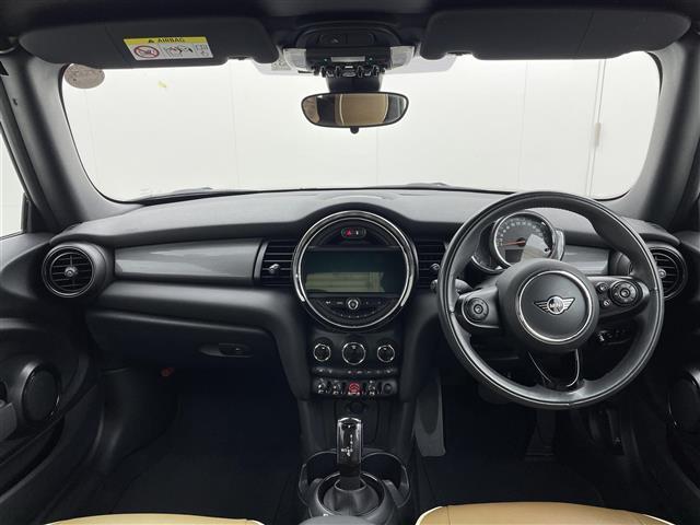 ＭＩＮＩ クーパー　コンバーチブル　ＬＥＤライト　Ｂカメラ　Ｂｌｕｅｔｏｏｔｈ　ＨＤＤナビ　インテリジェントＳ　ターボ　前席シートヒーター　横滑り防止　ＡＡＣ　オートライト　スマートキー　パーキングアシスト　キーレスエントリー　ＵＳＢ（42枚目）