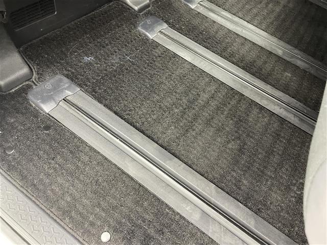 ノア ハイブリッドＳ－Ｇ　両電動ドア　衝突回避ブレーキ　ＡＣＣ　ダブルエアコン　車線逸脱警報装置　ＡＨＢ　ＢＬＵＥＴＯＯＴＨ　ＵＳＢ接続　イモビ　バックガイドモニター　横滑り防止装置　記録簿　ソナー　ＬＥＤヘッドライト　ＴＶ（25枚目）