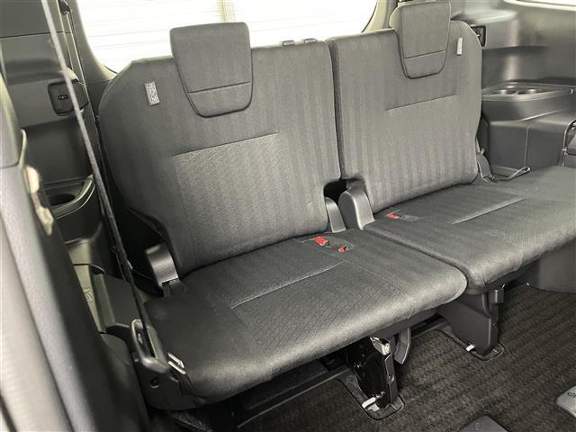 ノア ハイブリッドＳ－Ｇ　両電動ドア　衝突回避ブレーキ　ＡＣＣ　ダブルエアコン　車線逸脱警報装置　ＡＨＢ　ＢＬＵＥＴＯＯＴＨ　ＵＳＢ接続　イモビ　バックガイドモニター　横滑り防止装置　記録簿　ソナー　ＬＥＤヘッドライト　ＴＶ（26枚目）