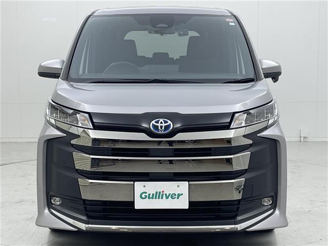 ノア ハイブリッドＳ－Ｇ　両電動ドア　衝突回避ブレーキ　ＡＣＣ　ダブルエアコン　車線逸脱警報装置　ＡＨＢ　ＢＬＵＥＴＯＯＴＨ　ＵＳＢ接続　イモビ　バックガイドモニター　横滑り防止装置　記録簿　ソナー　ＬＥＤヘッドライト　ＴＶ（29枚目）