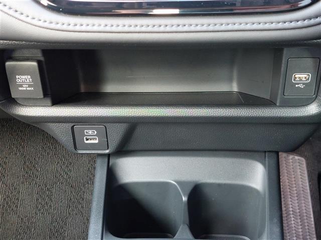 WR-V Z+ ブラックスタイル オートクルーズコントロール クリアランスソナー レーンアシスト LEDヘッドランプ フルセグ BT 盗難防止システム 衝突被害軽減システム USB スマートキー オートライト リアカメラ(9枚目)