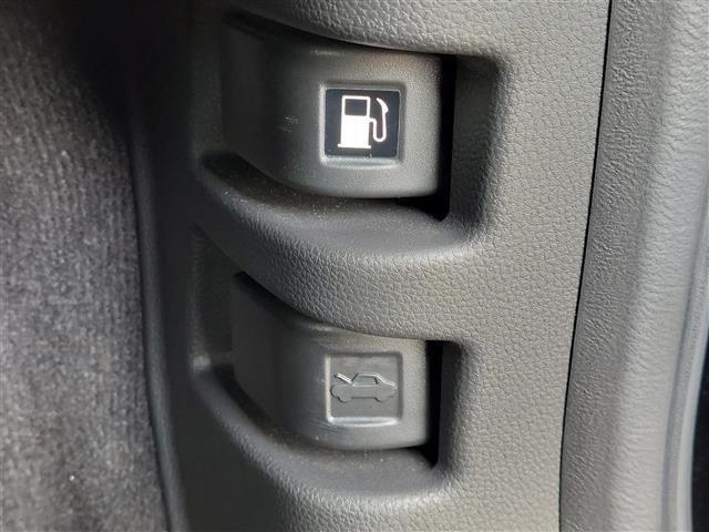 WR-V Z+ ブラックスタイル オートクルーズコントロール クリアランスソナー レーンアシスト LEDヘッドランプ フルセグ BT 盗難防止システム 衝突被害軽減システム USB スマートキー オートライト リアカメラ(12枚目)