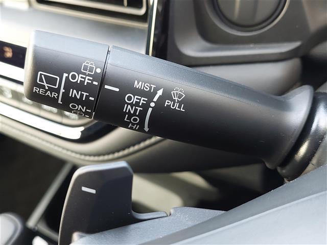 WR-V Z+ ブラックスタイル オートクルーズコントロール クリアランスソナー レーンアシスト LEDヘッドランプ フルセグ BT 盗難防止システム 衝突被害軽減システム USB スマートキー オートライト リアカメラ(15枚目)