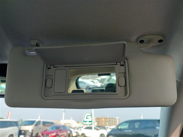 WR-V Z+ ブラックスタイル オートクルーズコントロール クリアランスソナー レーンアシスト LEDヘッドランプ フルセグ BT 盗難防止システム 衝突被害軽減システム USB スマートキー オートライト リアカメラ(18枚目)