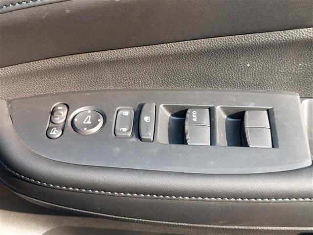 WR-V Z+ ブラックスタイル オートクルーズコントロール クリアランスソナー レーンアシスト LEDヘッドランプ フルセグ BT 盗難防止システム 衝突被害軽減システム USB スマートキー オートライト リアカメラ(31枚目)