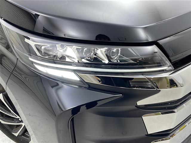 ノア ハイブリッドＳ－Ｚ　ＡＨＢ　横滑り防止機能　エアバッグ　アイドリングストップ　地デジ　オートライト　両側自動ドア　ダブルエアコン　スマートエントリー　ＬＥＤランプ　バックモニター　ＥＴＣ２．０　メモリナビ　３列シート（37枚目）