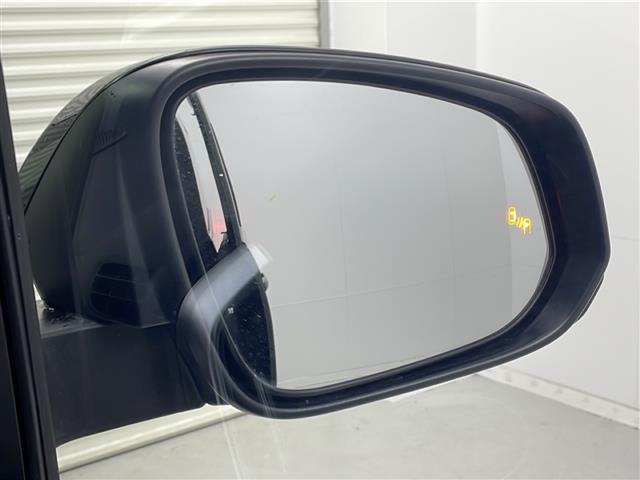 ノア ハイブリッドＳ－Ｚ　ＡＨＢ　横滑り防止機能　エアバッグ　アイドリングストップ　地デジ　オートライト　両側自動ドア　ダブルエアコン　スマートエントリー　ＬＥＤランプ　バックモニター　ＥＴＣ２．０　メモリナビ　３列シート（38枚目）