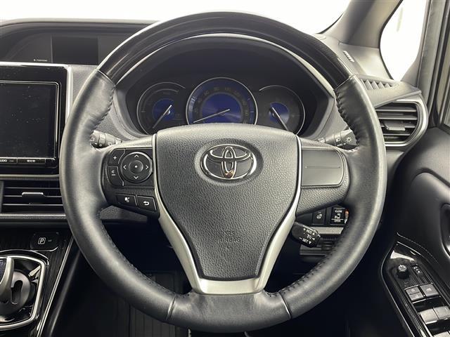 エスクァイア ハイブリッドＧｉプレミアムパッケジブラックテーラード　車線逸脱警報装置　誤発進抑制機能　Ｂｌｕｅｔｏｏｔｈオーディオ　ドライブレコーダ　オートハイビーム　エアロ　前後ソナー　ＥＴＣ２．０　Ｂカメラ　スマートキー　ナビ＆ＴＶ　イモビライザー　オートライト（11枚目）