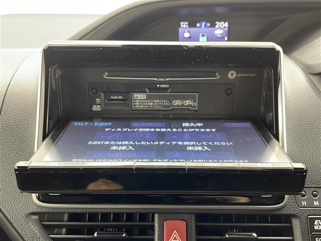 エスクァイア ハイブリッドＧｉプレミアムパッケジブラックテーラード　車線逸脱警報装置　誤発進抑制機能　Ｂｌｕｅｔｏｏｔｈオーディオ　ドライブレコーダ　オートハイビーム　エアロ　前後ソナー　ＥＴＣ２．０　Ｂカメラ　スマートキー　ナビ＆ＴＶ　イモビライザー　オートライト（12枚目）