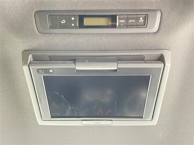 エスクァイア ハイブリッドＧｉプレミアムパッケジブラックテーラード　車線逸脱警報装置　誤発進抑制機能　Ｂｌｕｅｔｏｏｔｈオーディオ　ドライブレコーダ　オートハイビーム　エアロ　前後ソナー　ＥＴＣ２．０　Ｂカメラ　スマートキー　ナビ＆ＴＶ　イモビライザー　オートライト（14枚目）