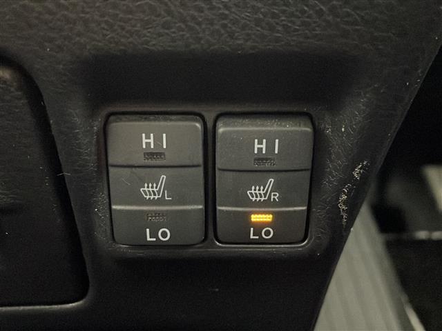 エスクァイア ハイブリッドＧｉプレミアムパッケジブラックテーラード　車線逸脱警報装置　誤発進抑制機能　Ｂｌｕｅｔｏｏｔｈオーディオ　ドライブレコーダ　オートハイビーム　エアロ　前後ソナー　ＥＴＣ２．０　Ｂカメラ　スマートキー　ナビ＆ＴＶ　イモビライザー　オートライト（16枚目）