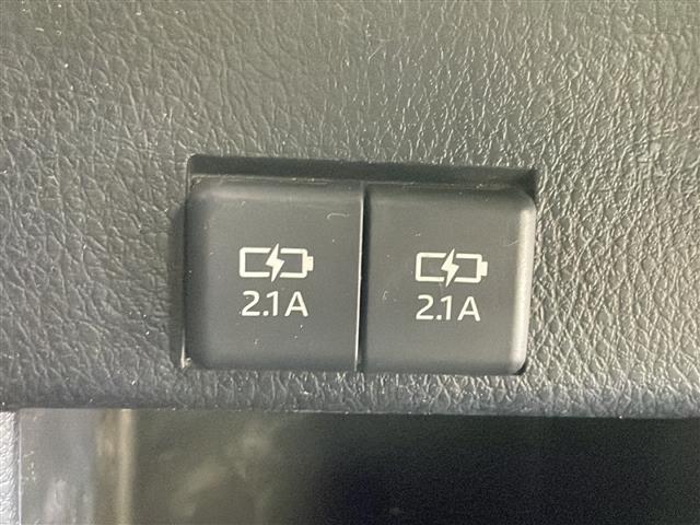 エスクァイア ハイブリッドＧｉプレミアムパッケジブラックテーラード　車線逸脱警報装置　誤発進抑制機能　Ｂｌｕｅｔｏｏｔｈオーディオ　ドライブレコーダ　オートハイビーム　エアロ　前後ソナー　ＥＴＣ２．０　Ｂカメラ　スマートキー　ナビ＆ＴＶ　イモビライザー　オートライト（18枚目）