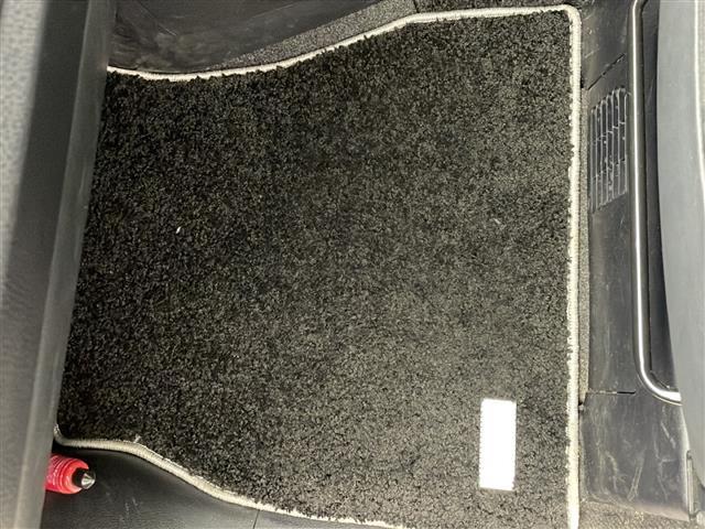 エスクァイア ハイブリッドＧｉプレミアムパッケジブラックテーラード　車線逸脱警報装置　誤発進抑制機能　Ｂｌｕｅｔｏｏｔｈオーディオ　ドライブレコーダ　オートハイビーム　エアロ　前後ソナー　ＥＴＣ２．０　Ｂカメラ　スマートキー　ナビ＆ＴＶ　イモビライザー　オートライト（22枚目）