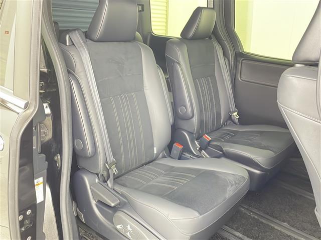 エスクァイア ハイブリッドＧｉプレミアムパッケジブラックテーラード　車線逸脱警報装置　誤発進抑制機能　Ｂｌｕｅｔｏｏｔｈオーディオ　ドライブレコーダ　オートハイビーム　エアロ　前後ソナー　ＥＴＣ２．０　Ｂカメラ　スマートキー　ナビ＆ＴＶ　イモビライザー　オートライト（23枚目）